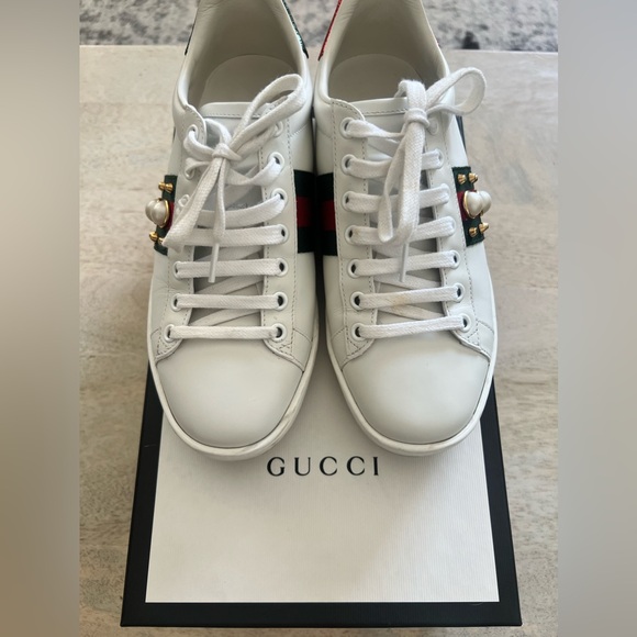 Women’s Gucci sneaker size 37 lightly worn. - Picture 1 of 5
